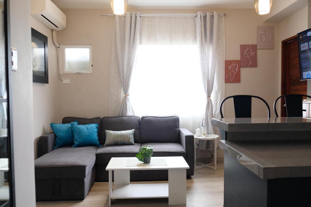 2-Bedroom Boutique City Condo - Newly Renovated! セブ市 エクステリア 写真