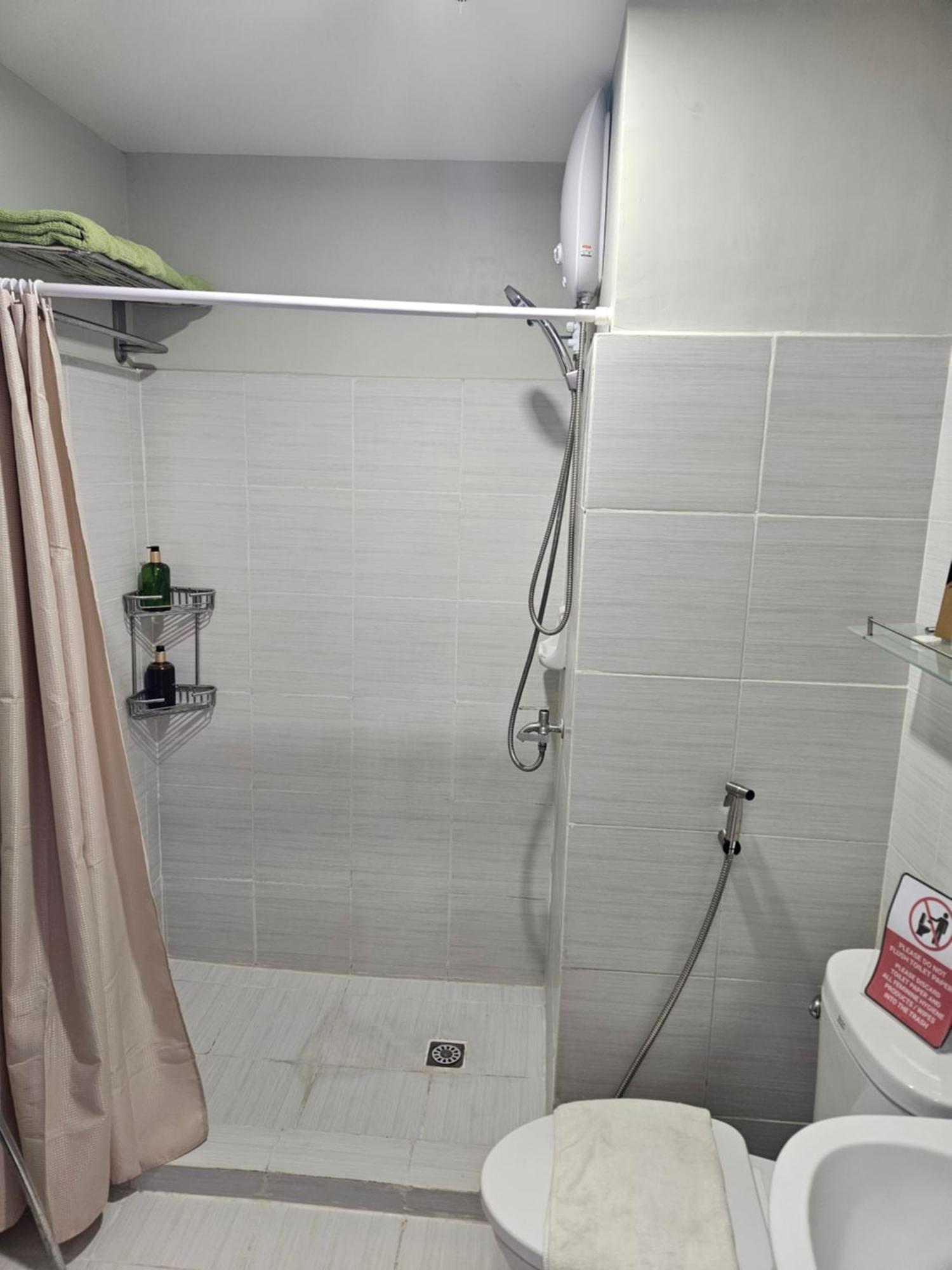 2-Bedroom Boutique City Condo - Newly Renovated! セブ市 エクステリア 写真