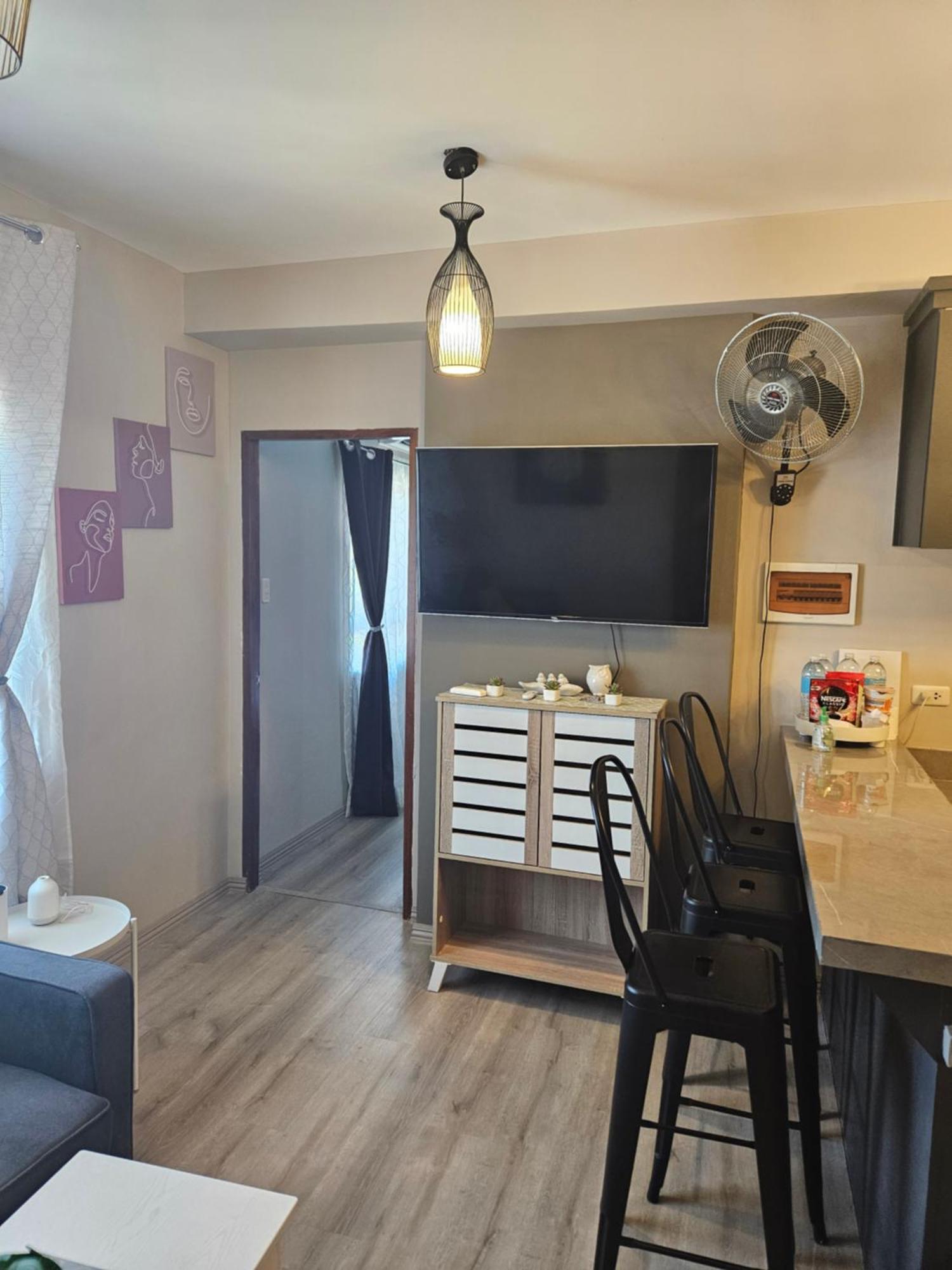 2-Bedroom Boutique City Condo - Newly Renovated! セブ市 エクステリア 写真