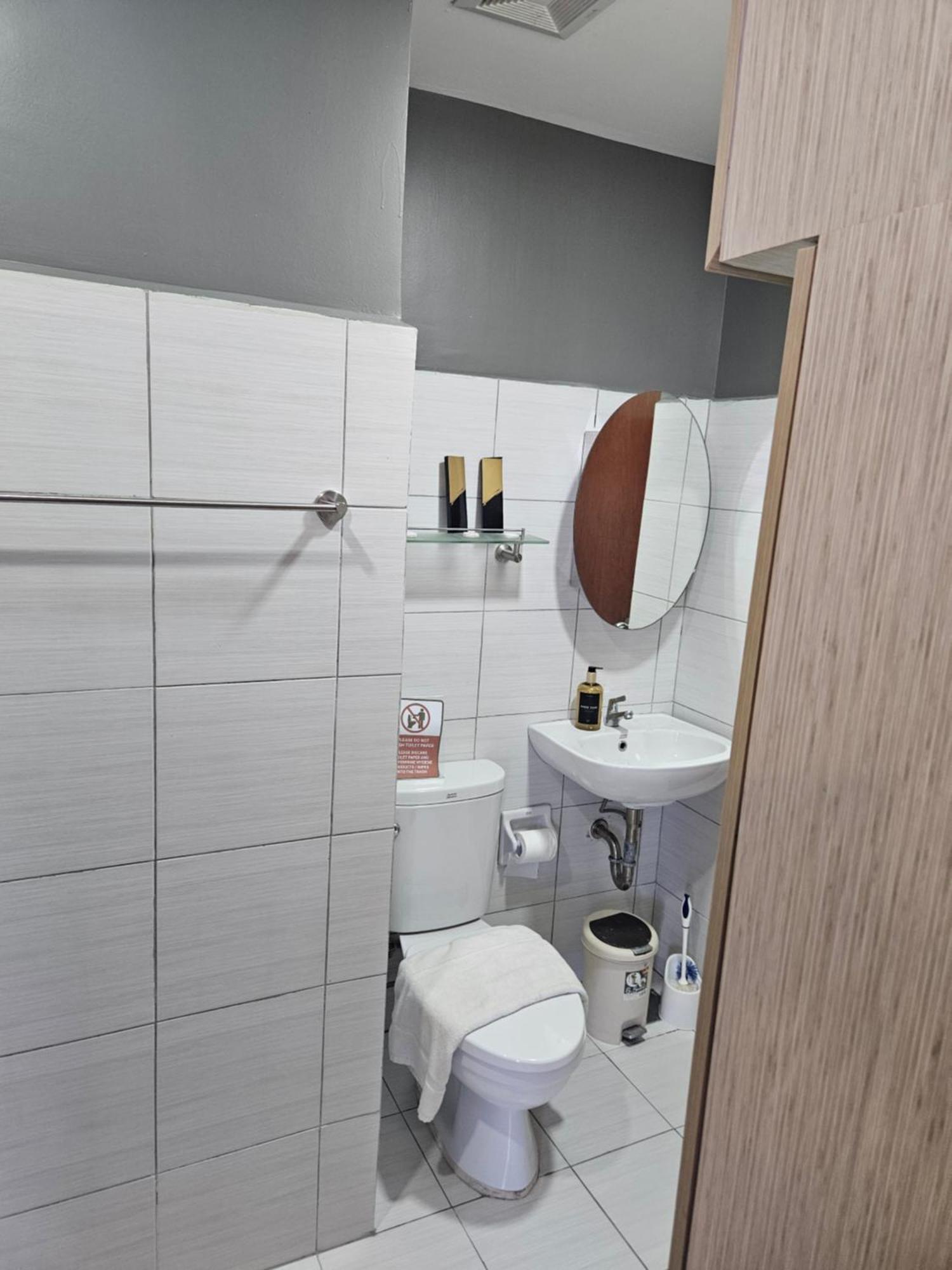 2-Bedroom Boutique City Condo - Newly Renovated! セブ市 エクステリア 写真